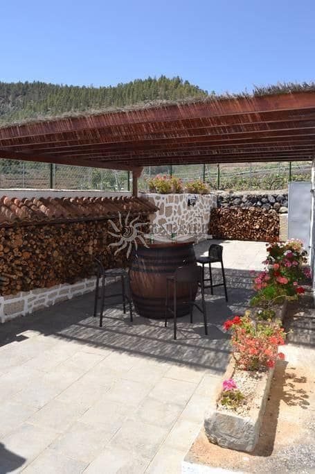 2 bedroom Finca/Country House for sale in Granadilla de Abona - € 425,000 (Ref: 9459390)