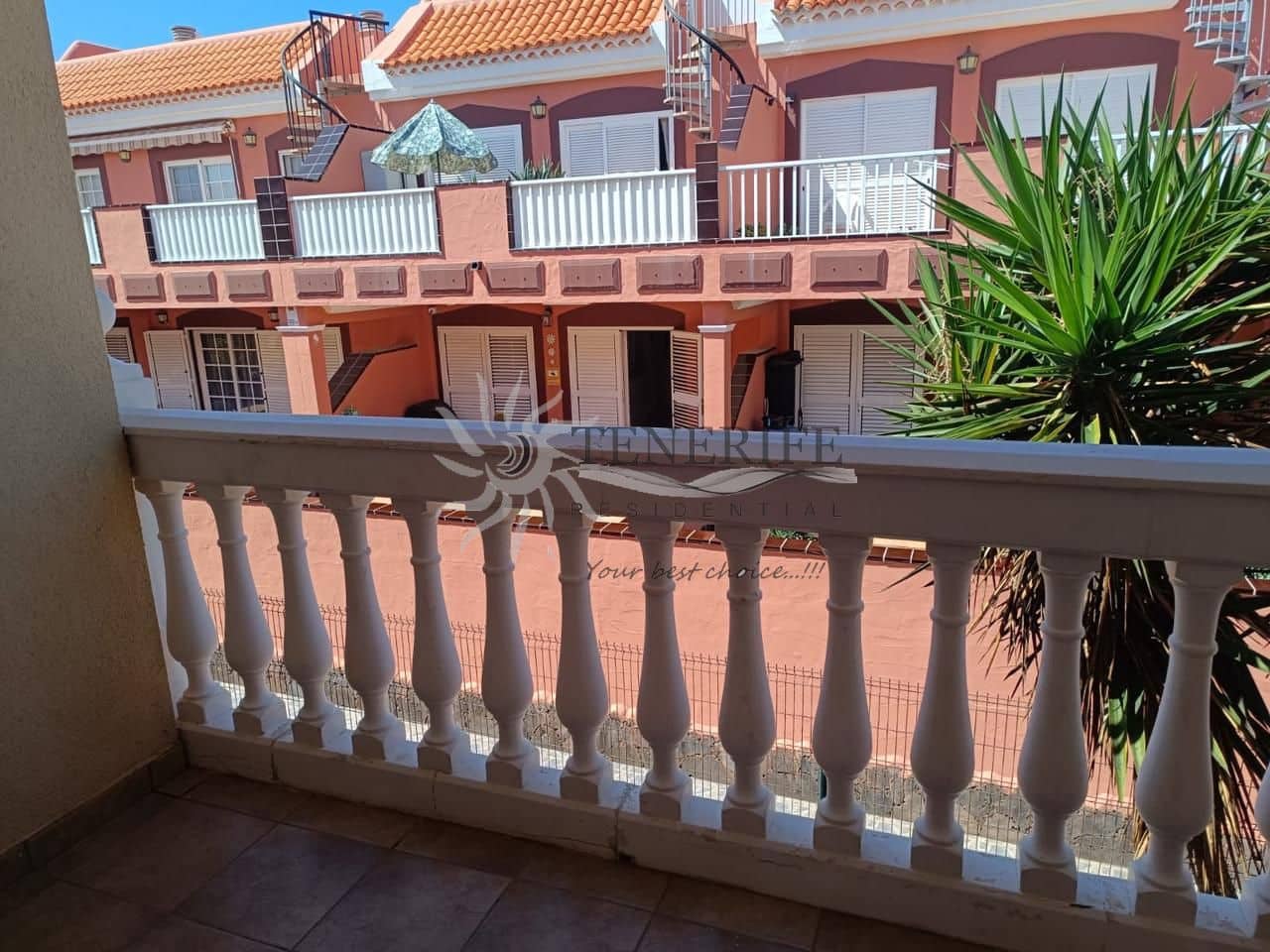Flat for sale in Costa del Silencio - € 157,500 (Ref: 9459395)