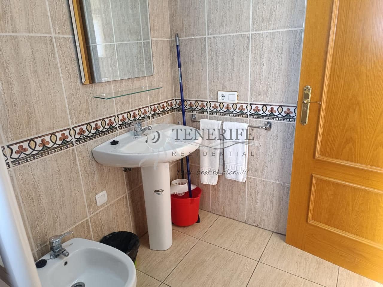 Flat for sale in Costa del Silencio - € 157,500 (Ref: 9459395)