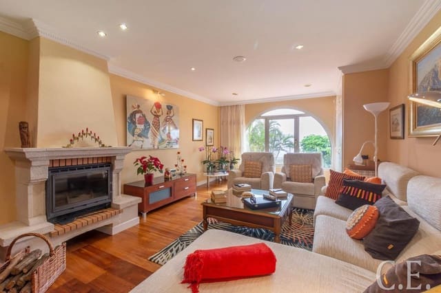 5 soverom Villa til salgs i San Miguel de Abona med svømmebasseng garasje - € 980 000 (Ref: 9459396)