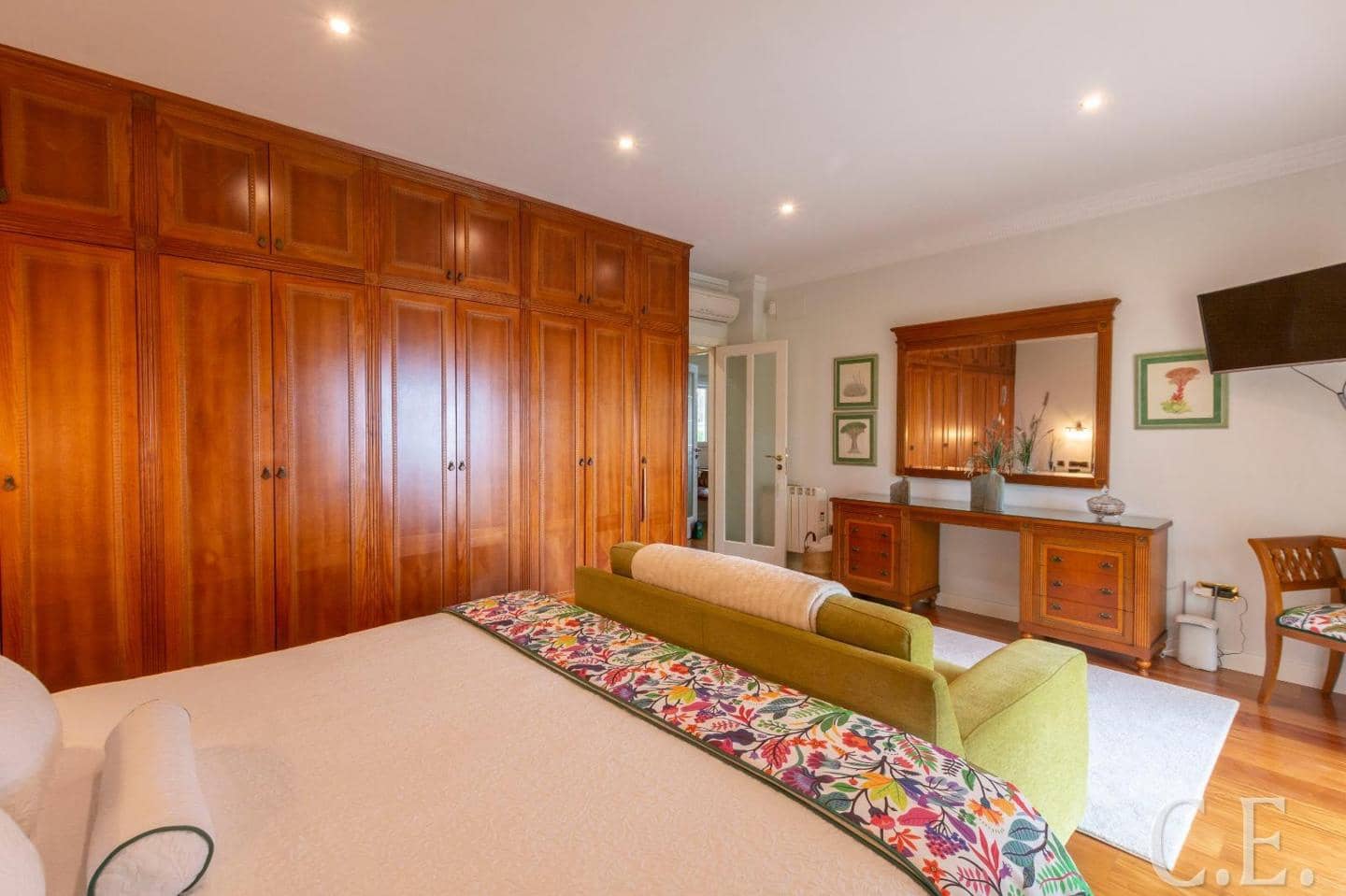 5 soverom Villa til salgs i San Miguel de Abona med svømmebasseng garasje - € 980 000 (Ref: 9459396)