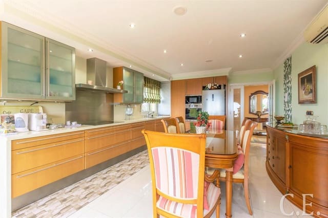 5 soverom Villa til salgs i San Miguel de Abona med svømmebasseng garasje - € 980 000 (Ref: 9459396)