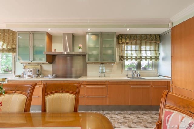 5 soverom Villa til salgs i San Miguel de Abona med svømmebasseng garasje - € 980 000 (Ref: 9459396)