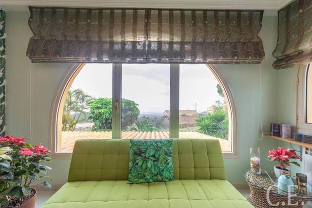 5 soverom Villa til salgs i San Miguel de Abona med svømmebasseng garasje - € 980 000 (Ref: 9459396)