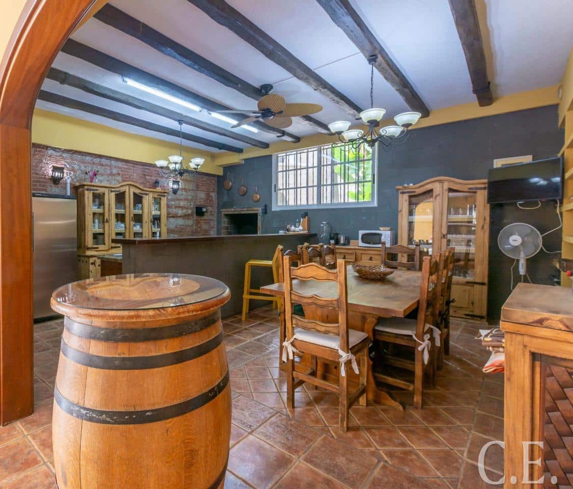 5 soverom Villa til salgs i San Miguel de Abona med svømmebasseng garasje - € 980 000 (Ref: 9459396)