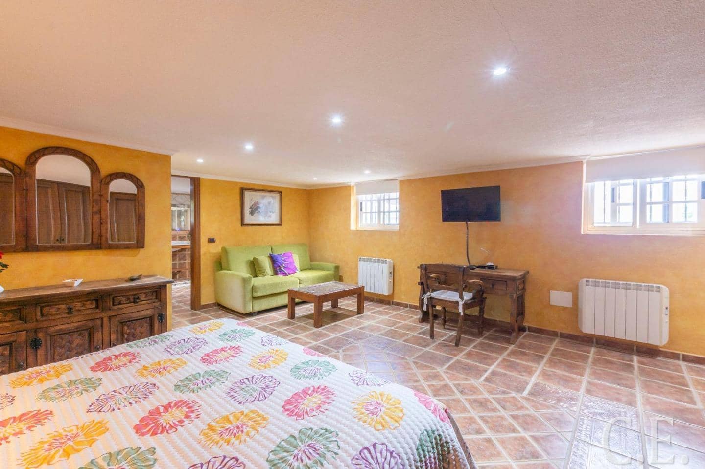 5 soverom Villa til salgs i San Miguel de Abona med svømmebasseng garasje - € 980 000 (Ref: 9459396)