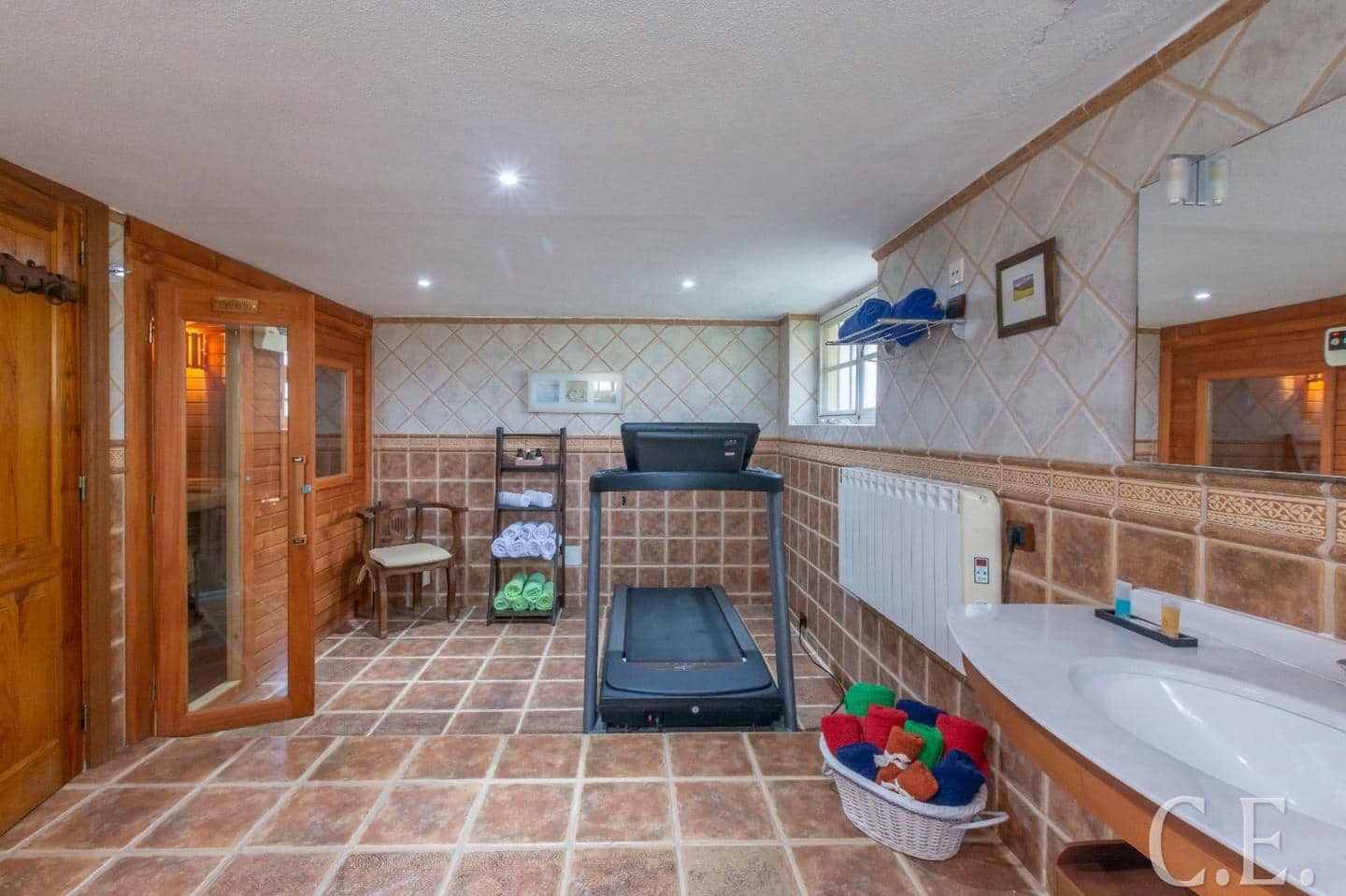 5 soverom Villa til salgs i San Miguel de Abona med svømmebasseng garasje - € 980 000 (Ref: 9459396)