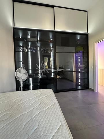 2 makuuhuone Asunto myytävänä paikassa Los Cristianos, Arona - 359 000 € (Ref: 9459399)