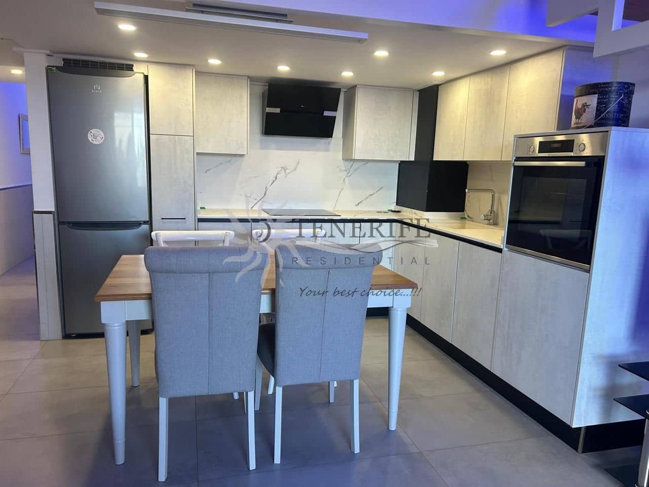 2 bedroom Flat for sale in Los Cristianos - € 359,000 (Ref: 9459399)