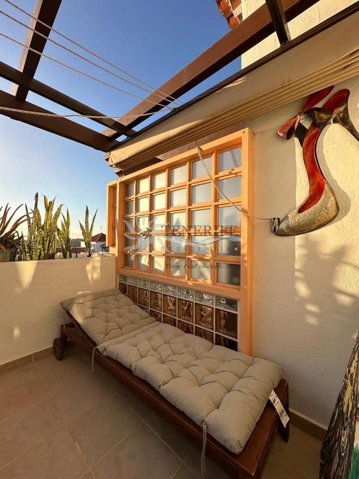 2 bedroom Flat for sale in Los Cristianos - € 359,000 (Ref: 9459399)