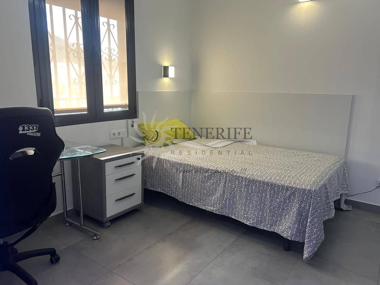 2 bedroom Flat for sale in Los Cristianos - € 359,000 (Ref: 9459399)