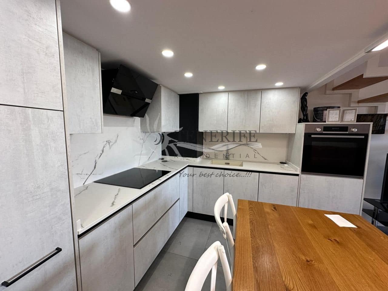 2 bedroom Flat for sale in Los Cristianos - € 359,000 (Ref: 9459399)