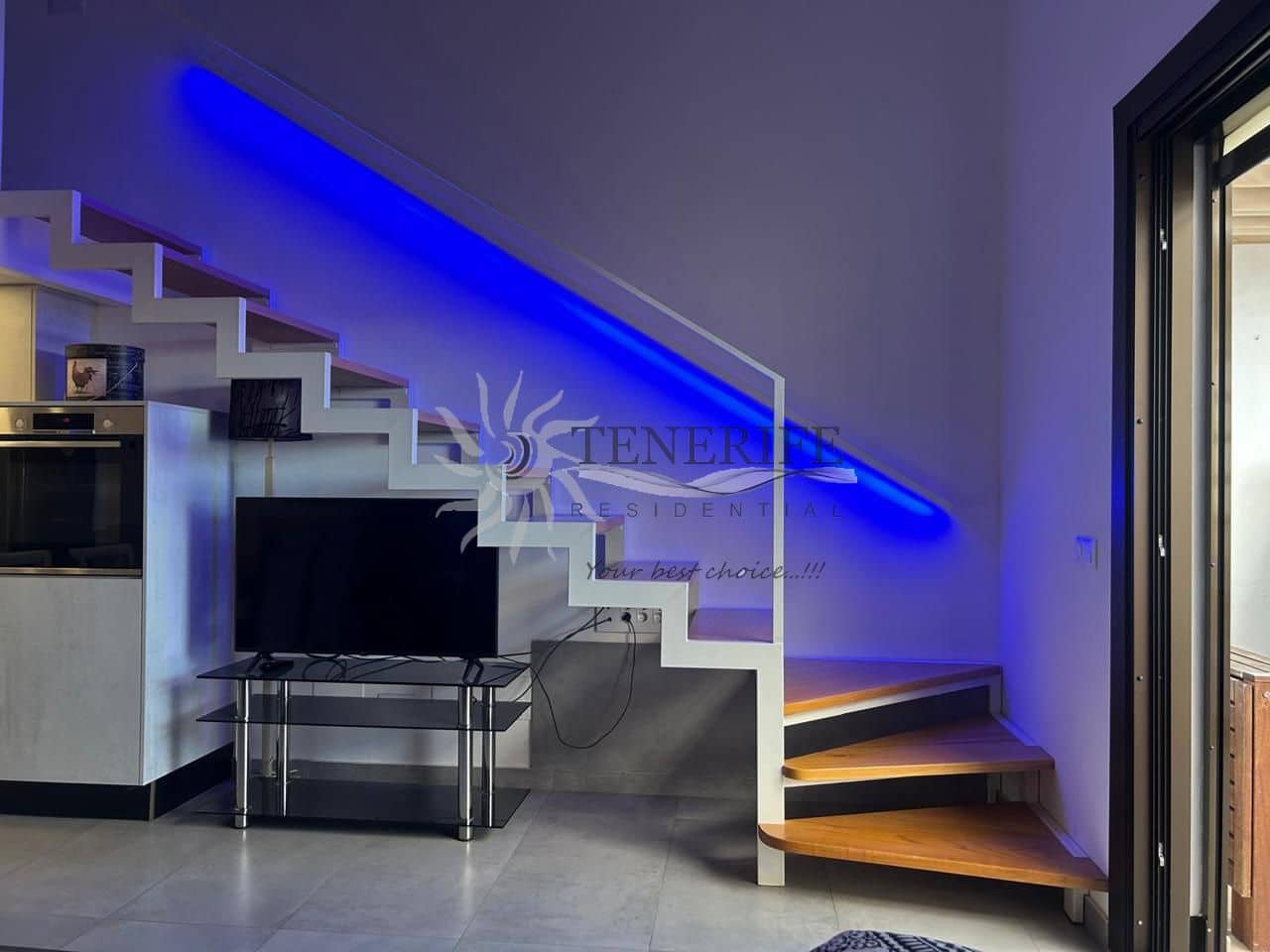 2 bedroom Flat for sale in Los Cristianos - € 359,000 (Ref: 9459399)