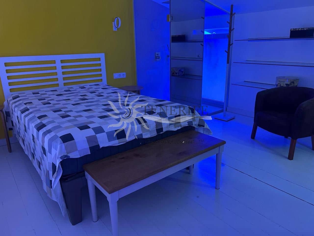 2 bedroom Flat for sale in Los Cristianos - € 359,000 (Ref: 9459399)