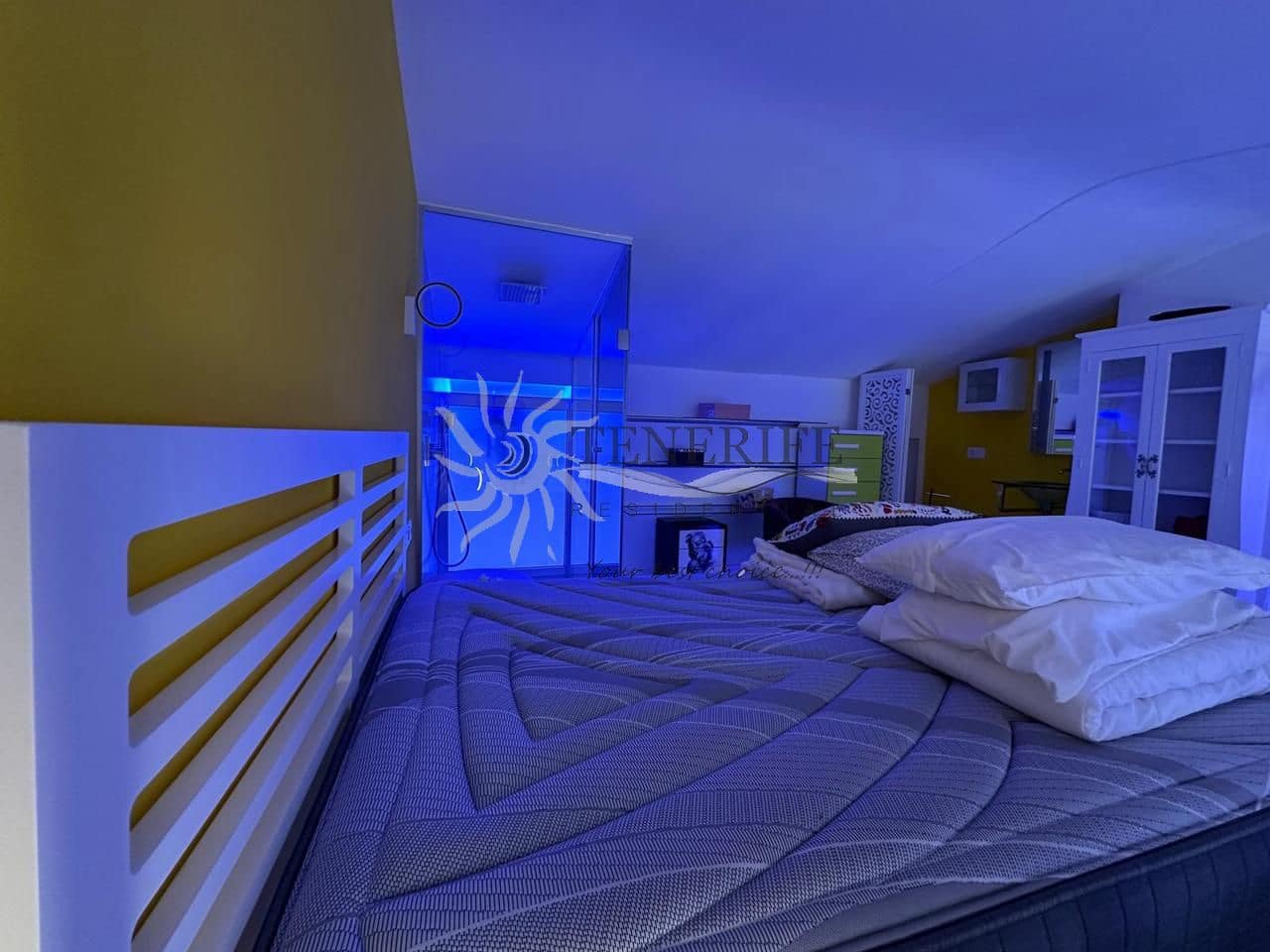 2 bedroom Flat for sale in Los Cristianos - € 359,000 (Ref: 9459399)