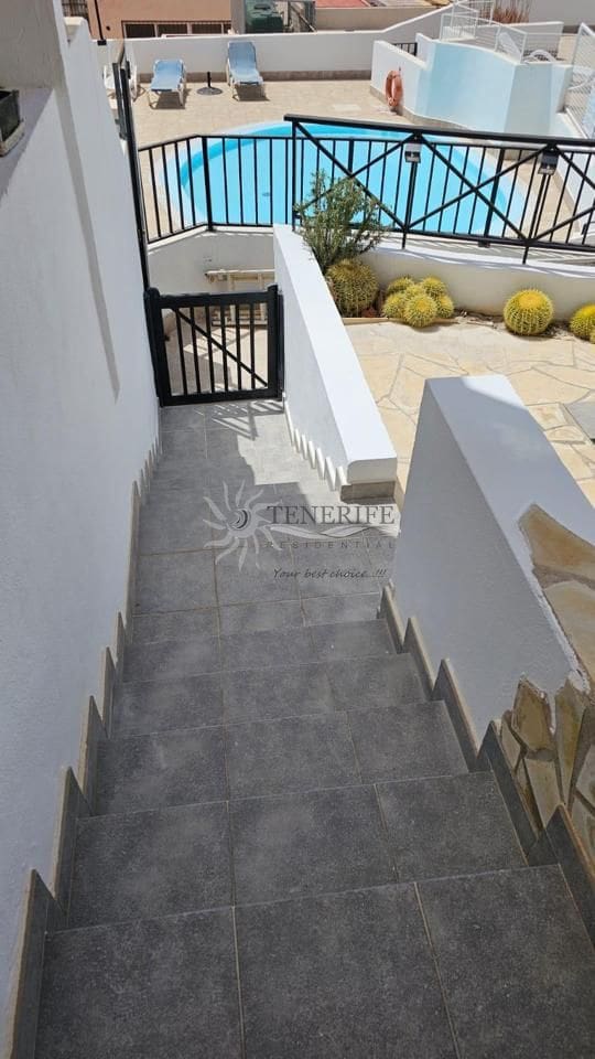 2 bedroom Flat for sale in Arona - € 515,000 (Ref: 9459404)