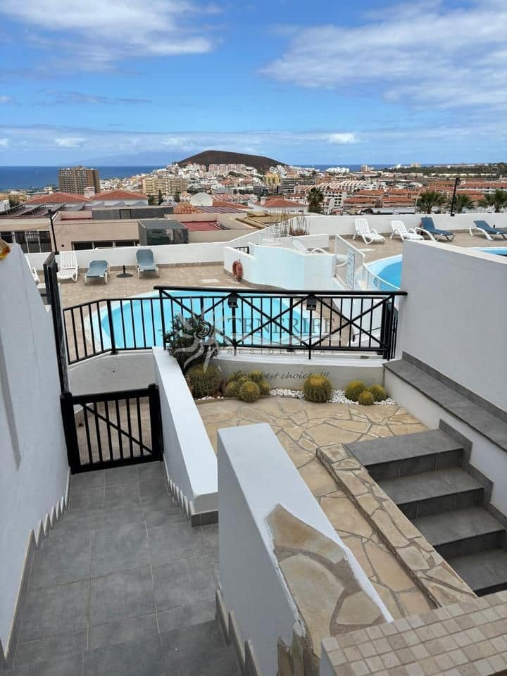 2 bedroom Flat for sale in Arona - € 515,000 (Ref: 9459404)