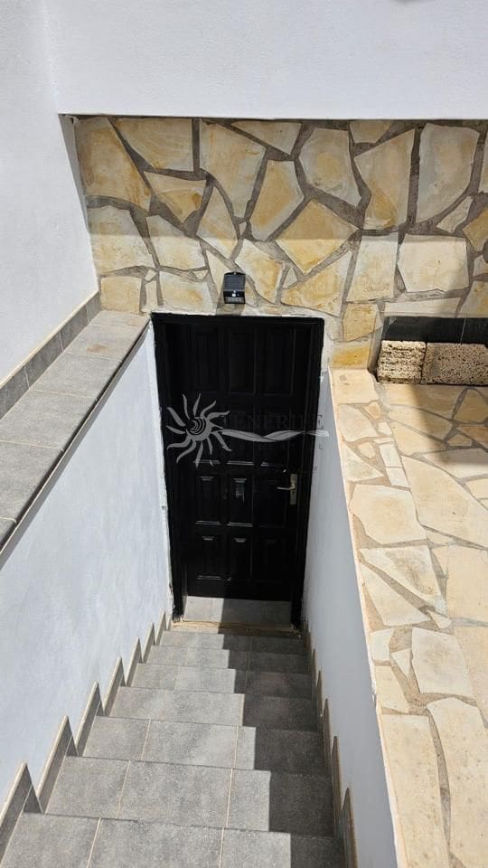 2 bedroom Flat for sale in Arona - € 515,000 (Ref: 9459404)