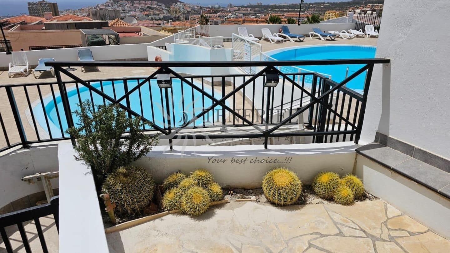 2 bedroom Flat for sale in Arona - € 515,000 (Ref: 9459404)