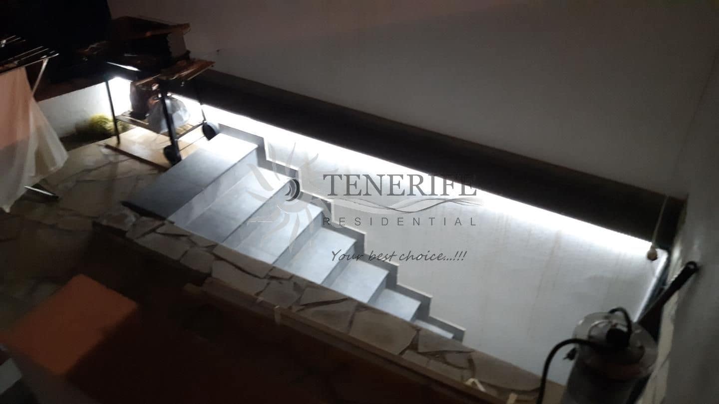 2 bedroom Flat for sale in Arona - € 515,000 (Ref: 9459404)