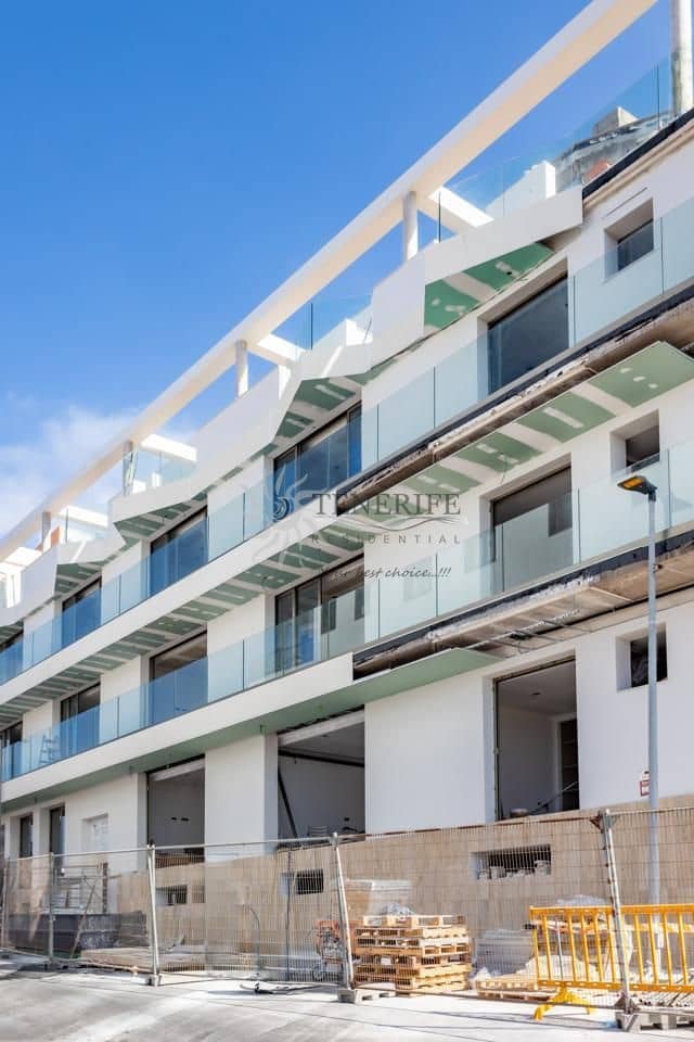 2 bedroom Flat for sale in Santiago del Teide with garage - € 325,000 (Ref: 9459405)