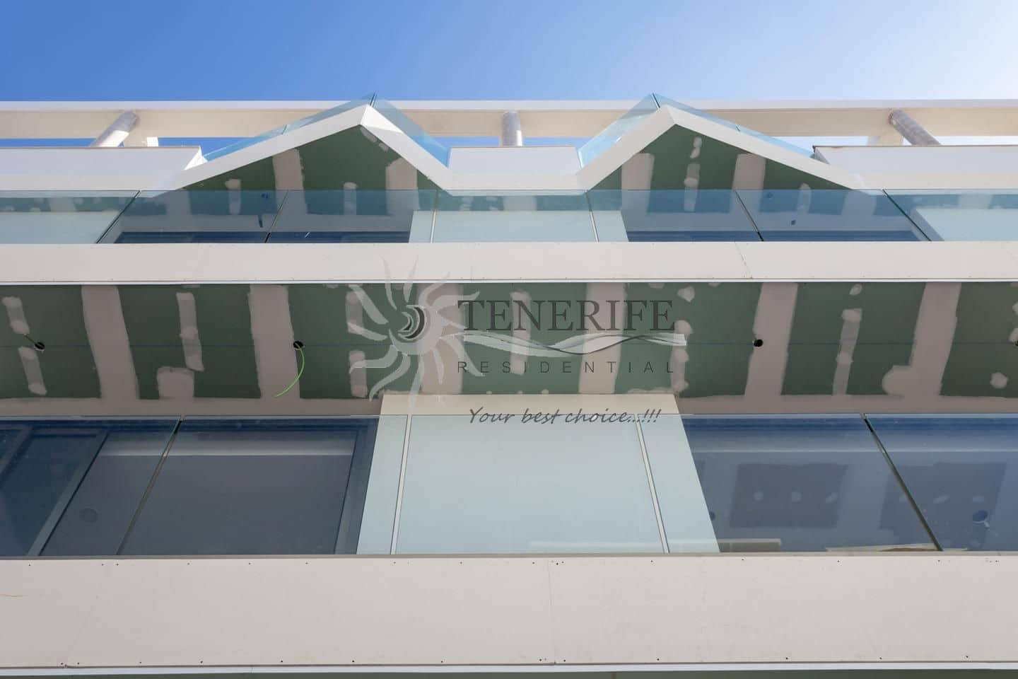 2 bedroom Flat for sale in Santiago del Teide with garage - € 325,000 (Ref: 9459405)