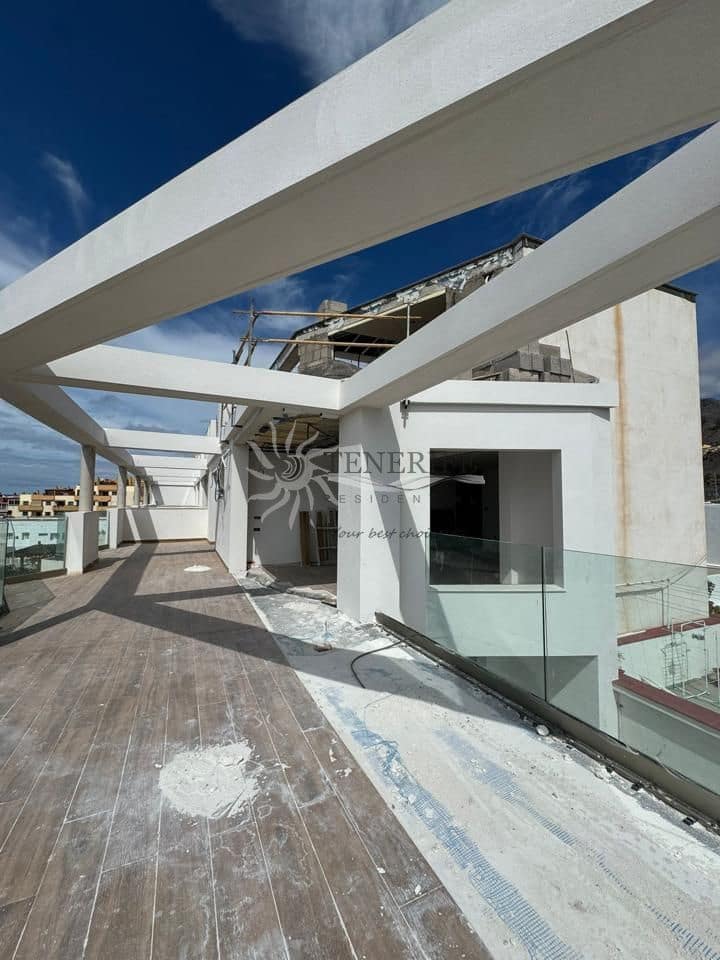 2 bedroom Flat for sale in Santiago del Teide with garage - € 325,000 (Ref: 9459405)