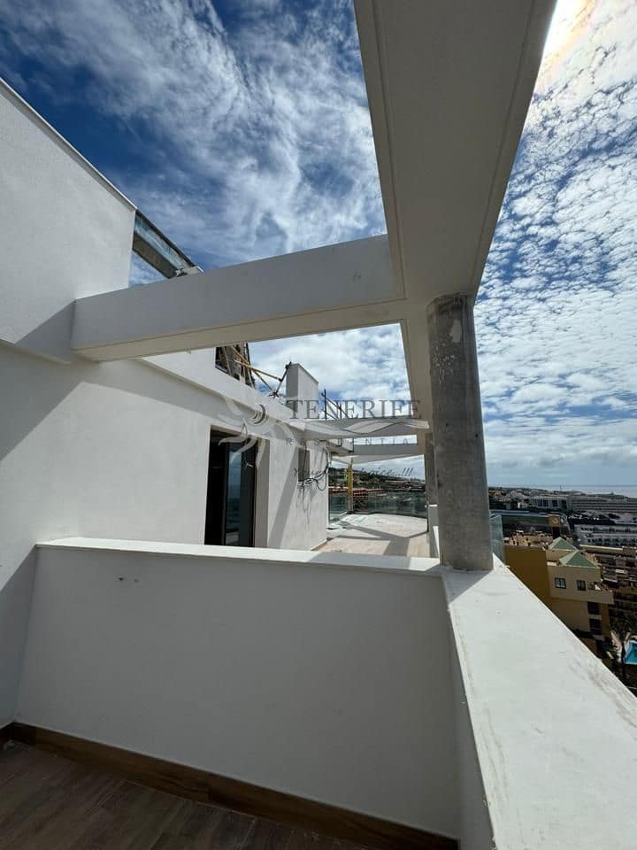 2 bedroom Flat for sale in Santiago del Teide with garage - € 325,000 (Ref: 9459405)