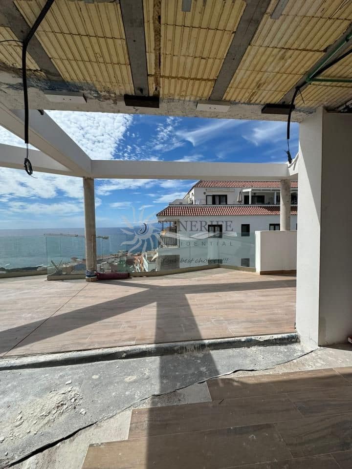 2 bedroom Flat for sale in Santiago del Teide with garage - € 325,000 (Ref: 9459405)