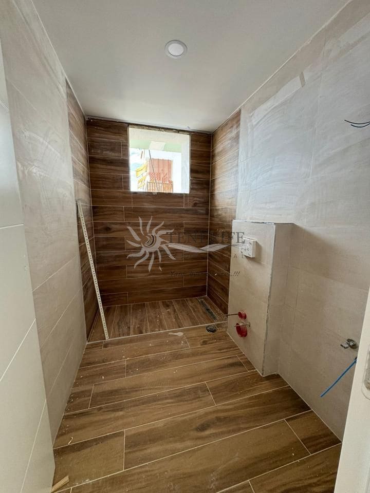 2 bedroom Flat for sale in Santiago del Teide with garage - € 325,000 (Ref: 9459405)