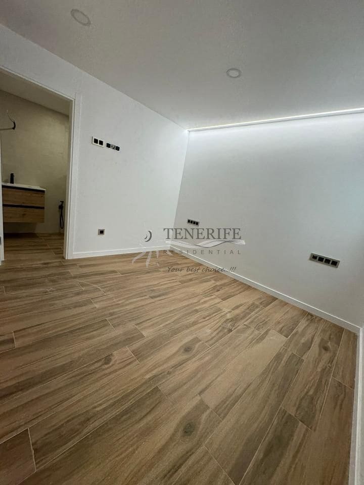 2 bedroom Flat for sale in Santiago del Teide with garage - € 325,000 (Ref: 9459405)