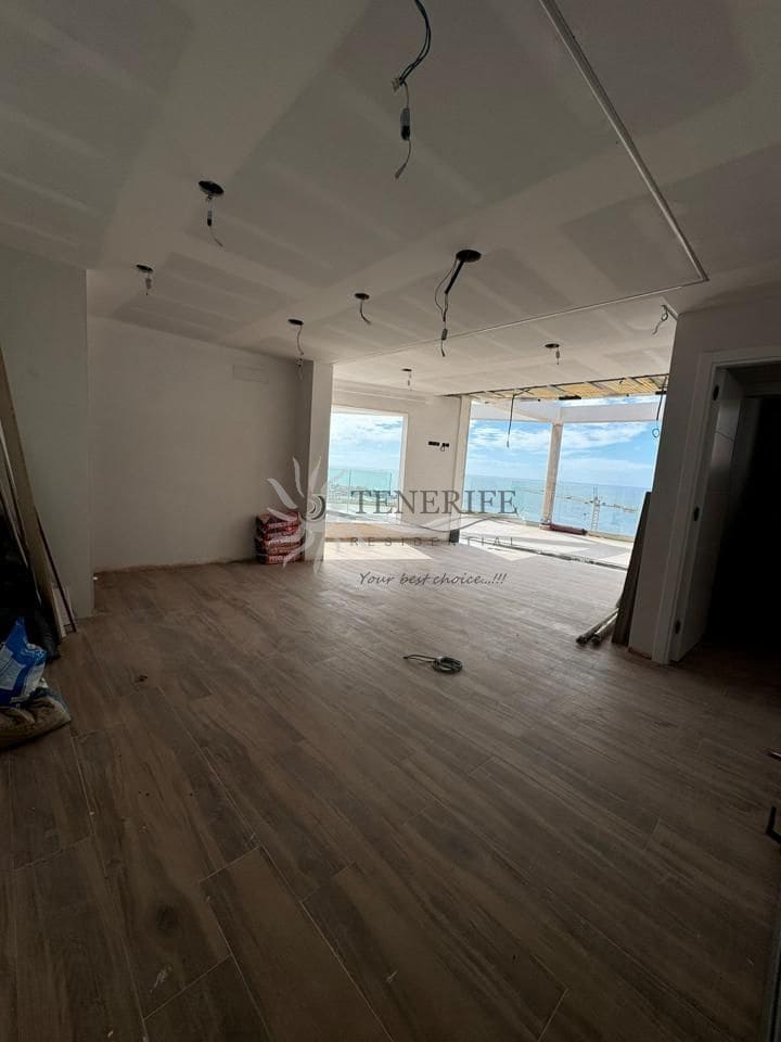 2 bedroom Flat for sale in Santiago del Teide with garage - € 325,000 (Ref: 9459405)