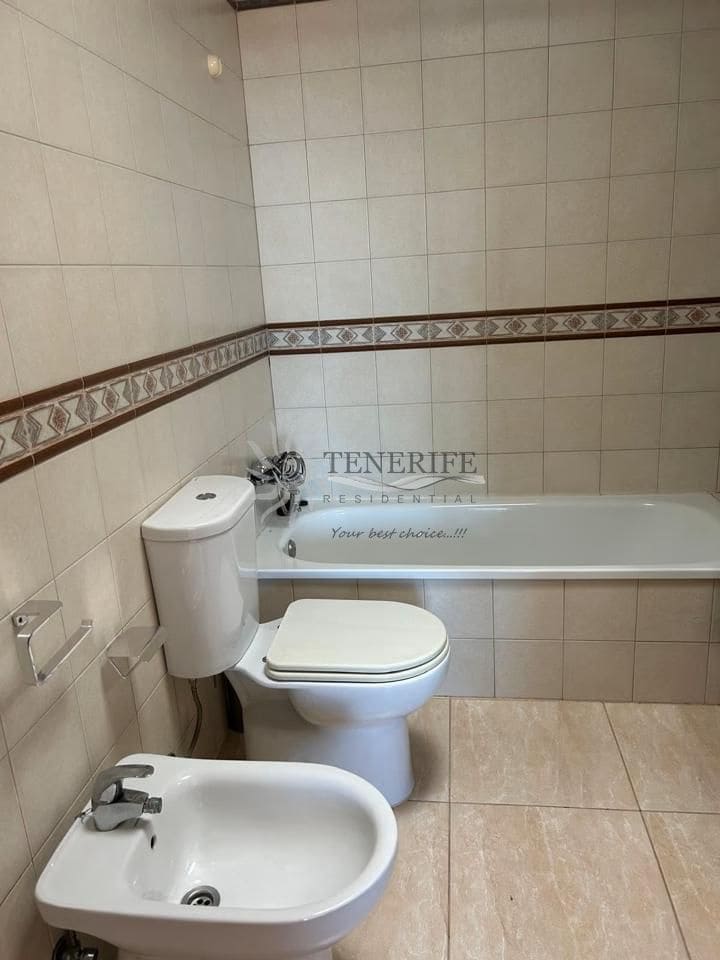 3 slaapkamer Huis te koop in Adeje met garage - € 475.000 (Ref: 9459406)