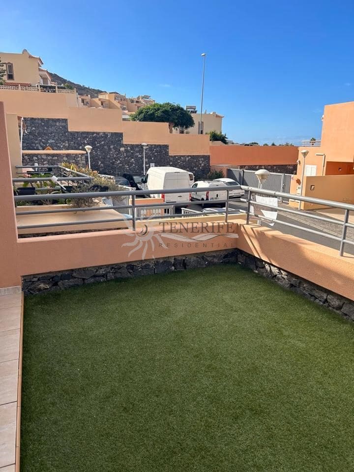 3 slaapkamer Huis te koop in Adeje met garage - € 475.000 (Ref: 9459406)