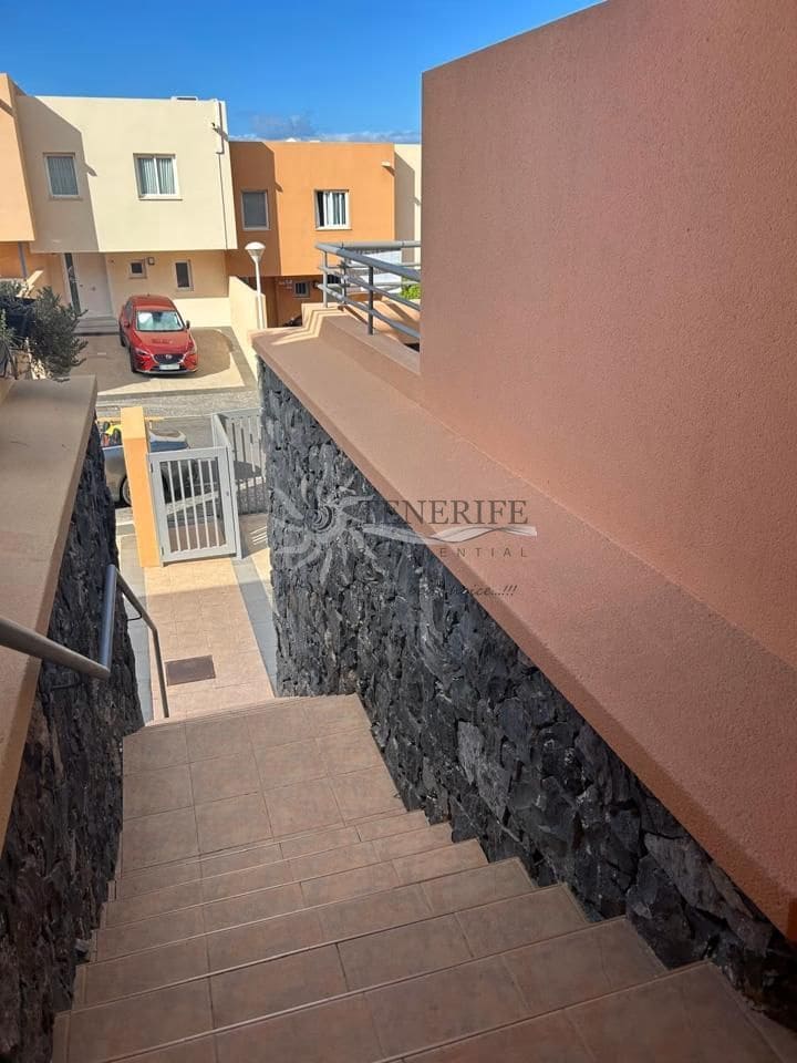 3 slaapkamer Huis te koop in Adeje met garage - € 475.000 (Ref: 9459406)