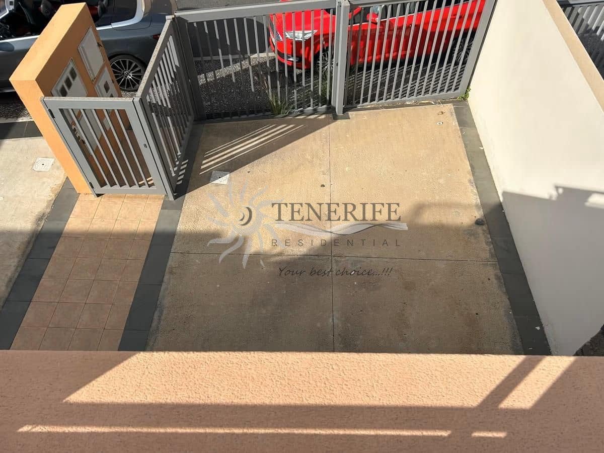 3 slaapkamer Huis te koop in Adeje met garage - € 475.000 (Ref: 9459406)