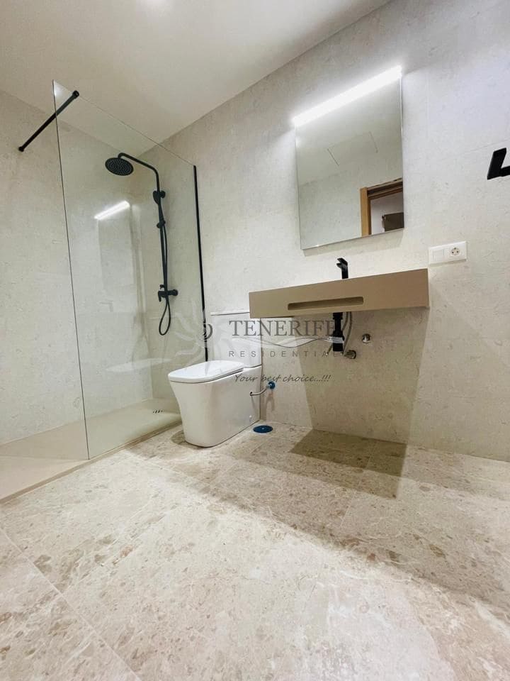 2 bedroom Flat for sale in Guia de Isora with garage - € 310,000 (Ref: 9459412)