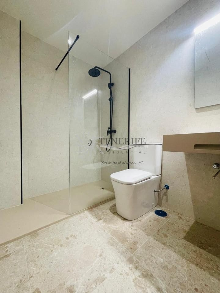 2 bedroom Flat for sale in Guia de Isora with garage - € 310,000 (Ref: 9459412)