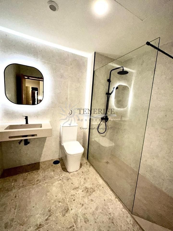 2 bedroom Flat for sale in Guia de Isora with garage - € 310,000 (Ref: 9459412)