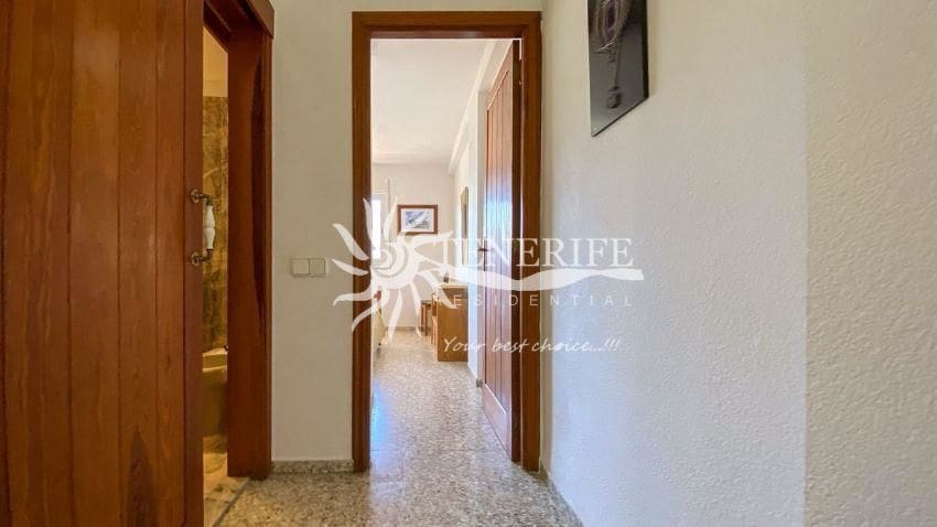 1 bedroom Flat for sale in Arona with garage - € 239,000 (Ref: 9459416)