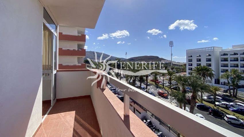 1 bedroom Flat for sale in Arona with garage - € 239,000 (Ref: 9459416)