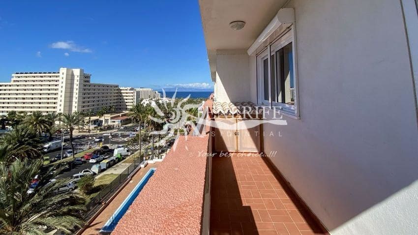 1 bedroom Flat for sale in Arona with garage - € 239,000 (Ref: 9459416)