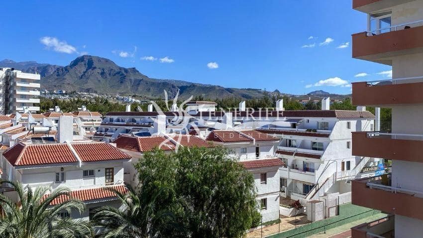 1 bedroom Flat for sale in Arona with garage - € 239,000 (Ref: 9459416)