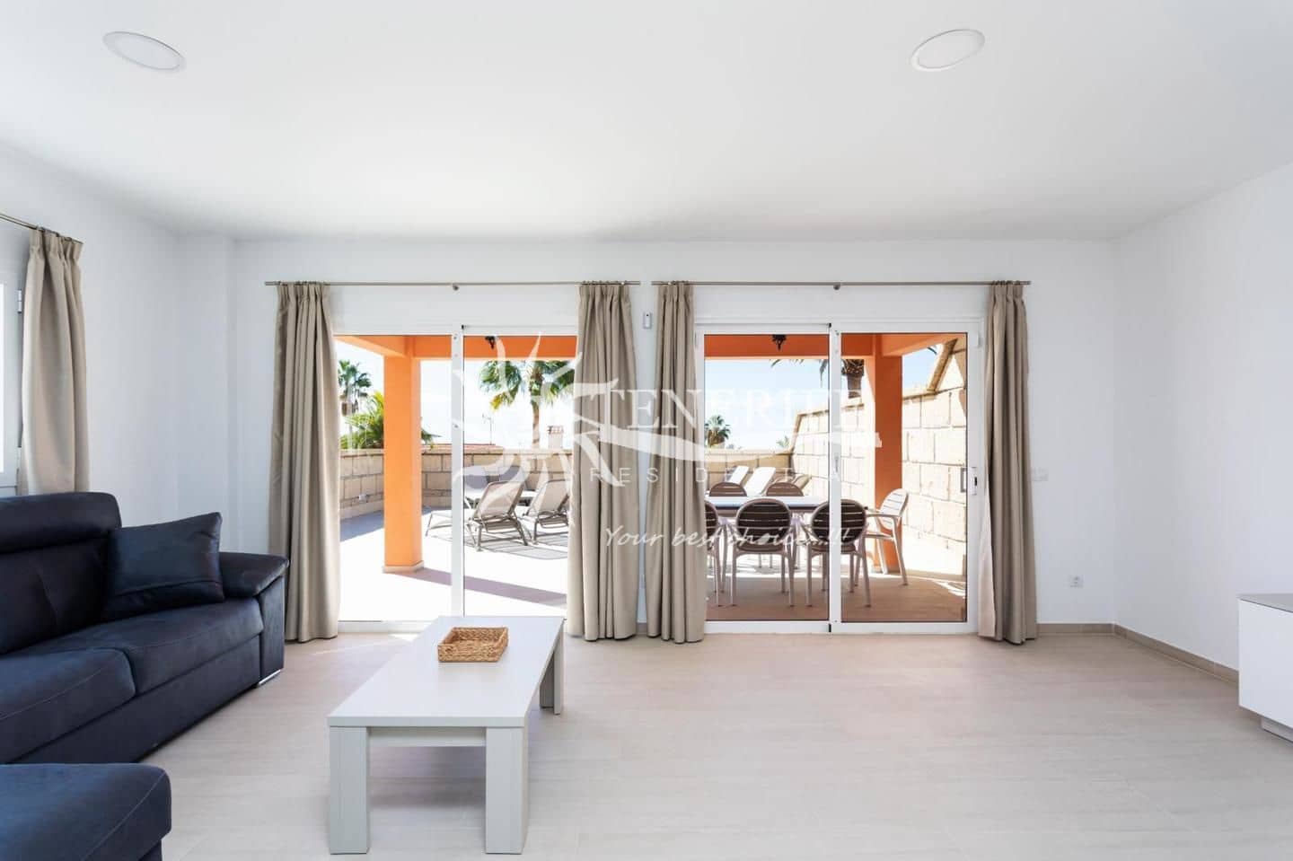 4 slaapkamer Halfvrijstaande villa te koop in Adeje met garage - € 1.390.000 (Ref: 9459420)