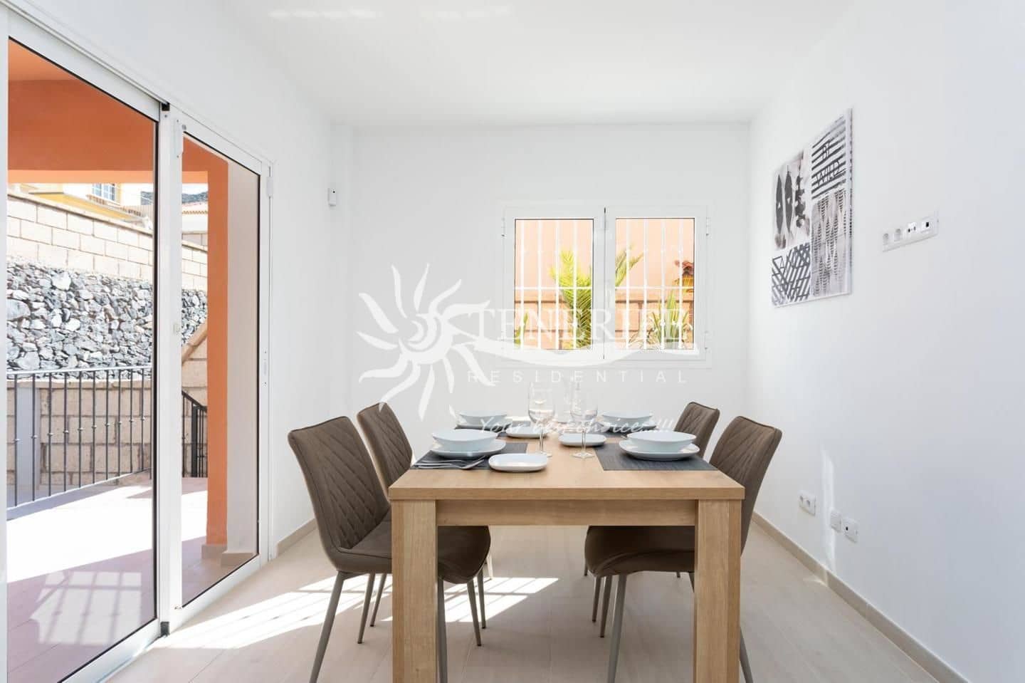 4 slaapkamer Halfvrijstaande villa te koop in Adeje met garage - € 1.390.000 (Ref: 9459420)