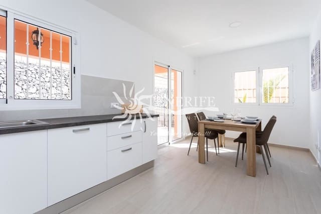 4 slaapkamer Halfvrijstaande villa te koop in Playa de Fañabé Alto, Adeje met garage - € 1.390.000 (Ref: 9459420)