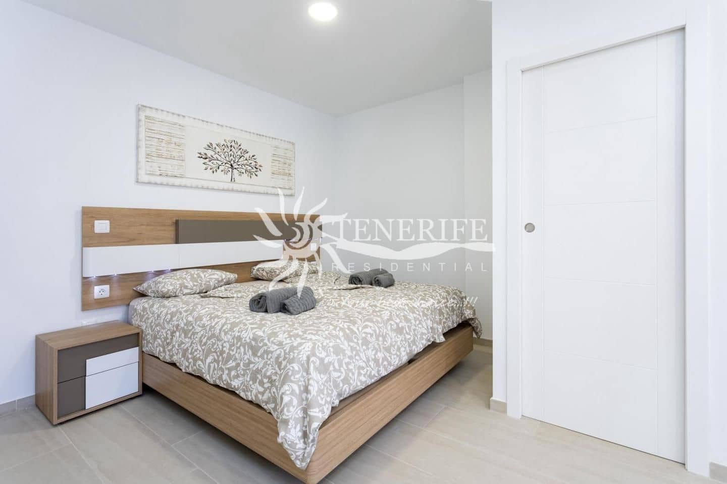 4 slaapkamer Halfvrijstaande villa te koop in Adeje met garage - € 1.390.000 (Ref: 9459420)