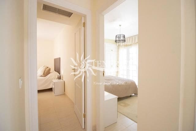 Chalet de 5 habitaciones en Torviscas, Adeje en venta con piscina garaje - 1.500.000 € (Ref: 9459428)