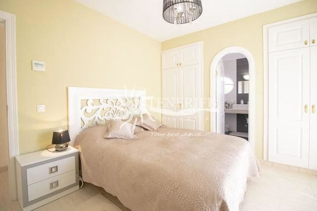 Chalet de 5 habitaciones en Torviscas, Adeje en venta con piscina garaje - 1.500.000 € (Ref: 9459428)