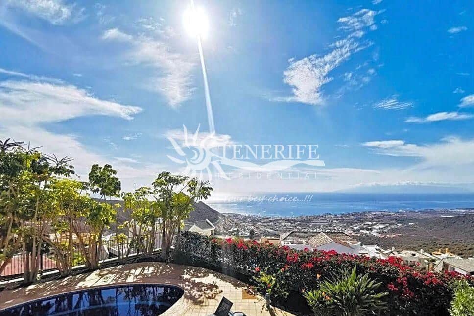 5 bedroom Villa for sale in Torviscas with pool garage - € 1,500,000 (Ref: 9459428)